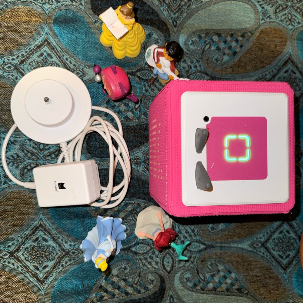 Tonies Pink Audio Box for Kids - Picture 2 of 6